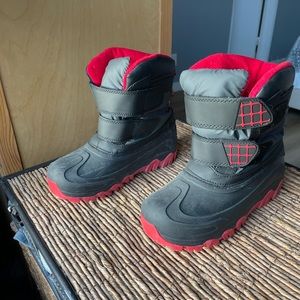 Boys Cat & Jack Snow Boots - size 3